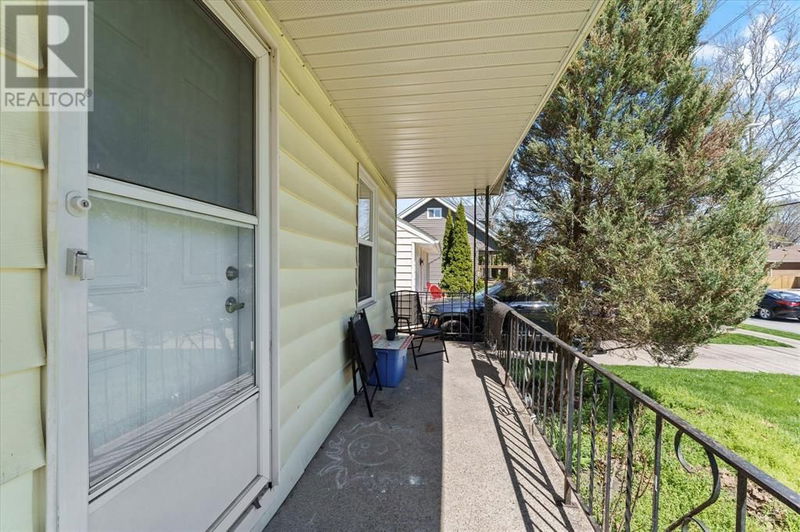 3842 Matchette null  Windsor, N9C2A2 | Image 5