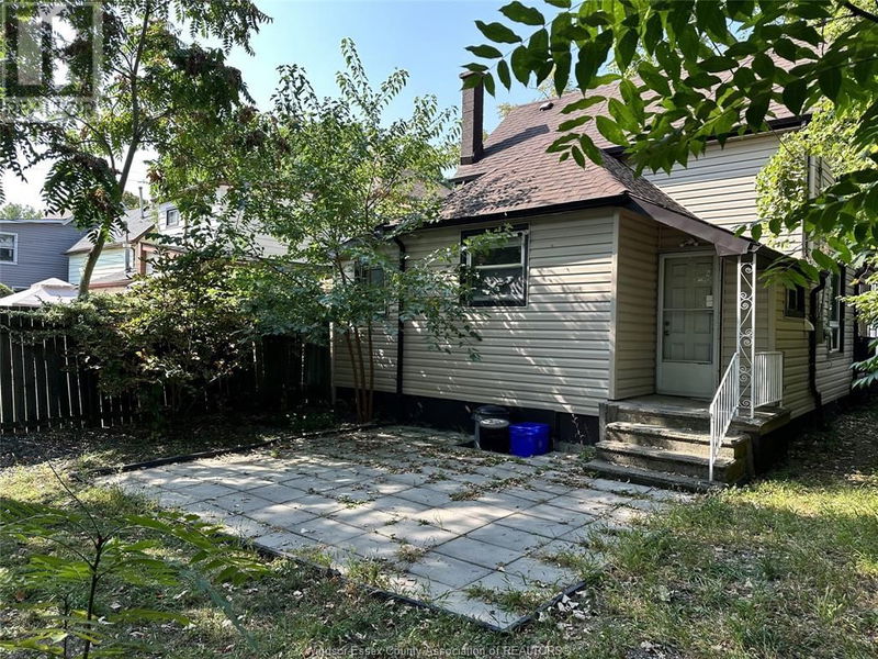 818 ST. LUKE Road  Windsor, N8Y3M5 | Image 10