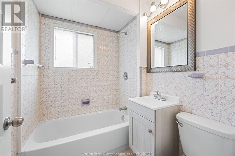 1756 WESTCOTT null  Windsor, N8Y4C9 | Image 12