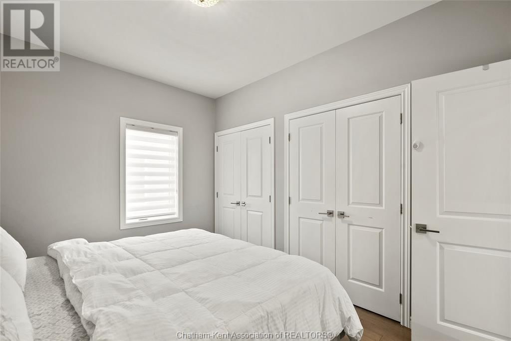 208 SUMMERSET PLACE Image 30