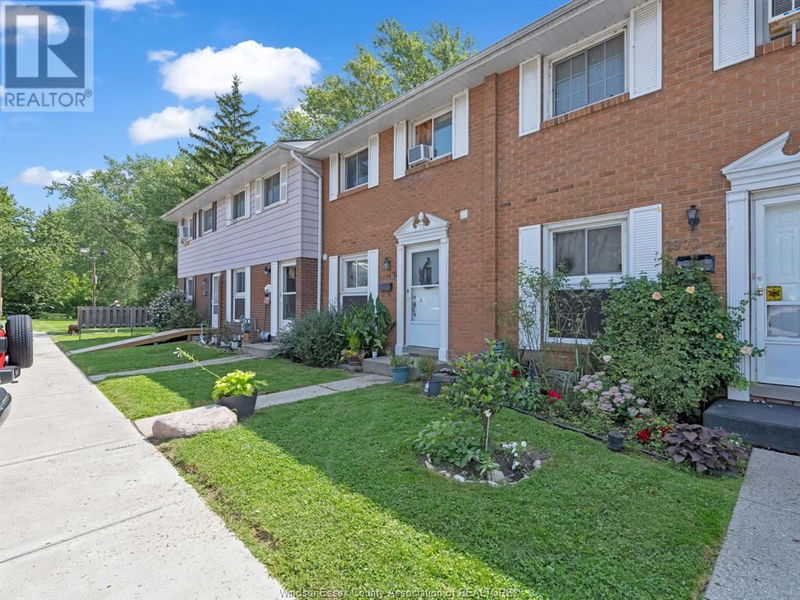  1 - 2972 Meadowbrook Lane  Windsor, N8T3C8 | Image 1