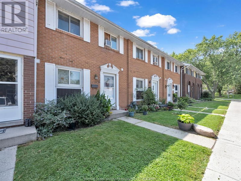  1 - 2972 Meadowbrook Lane  Windsor, N8T3C8 | Image 2