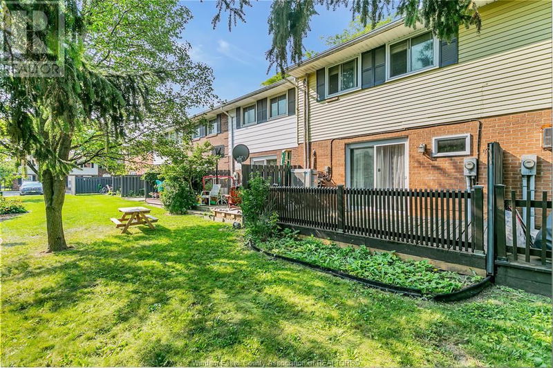  2 - 3000 MEADOWBROOK Lane  Windsor, N8T3G8 | Image 22