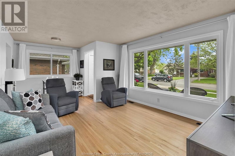 1035 RIVERDALE null  Windsor, N8S4C5 | Image 11