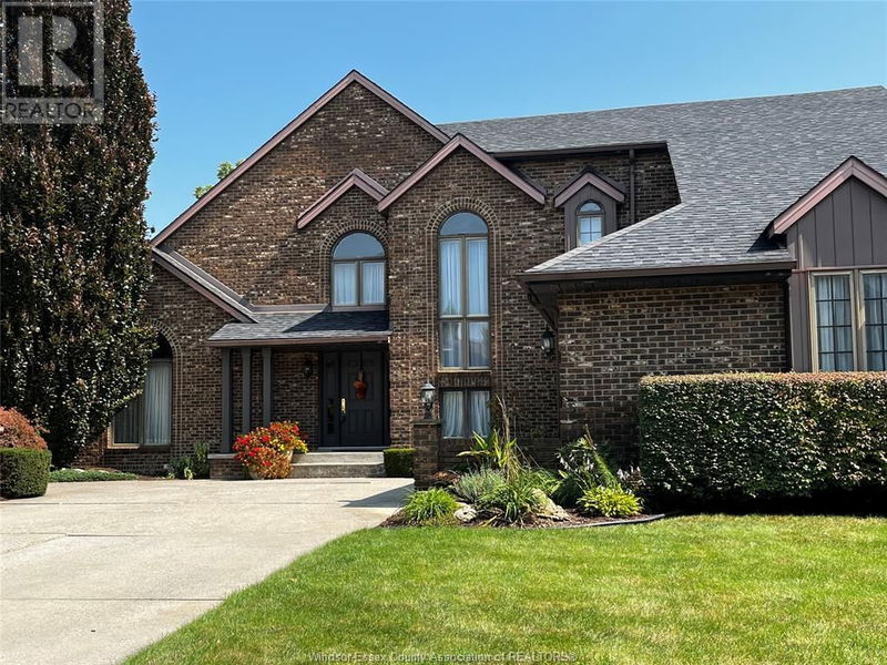 3940 VILLA BORGHESE Drive  Windsor, N9E2K4 | Image 2