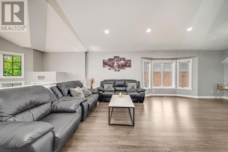 10884 BRENTWOOD Crescent  Windsor, N8R2H8 | Image 5