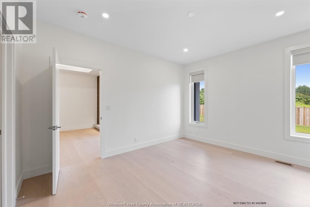 3 EAGLE STREET Image 9