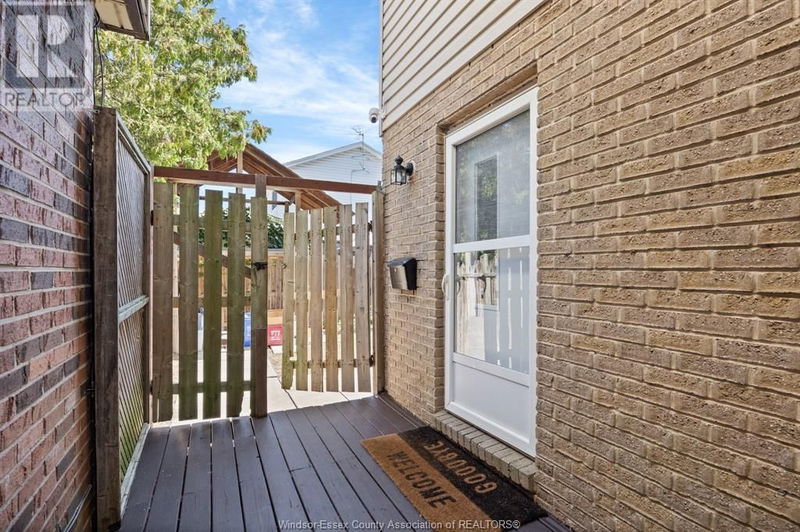 8485 DARLINGTON Crescent  Windsor, N8S4M3 | Image 2