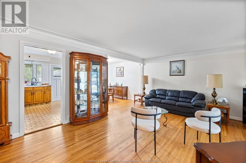 490 Dormar Drive  Windsor, N8S3Z4 | Image 2