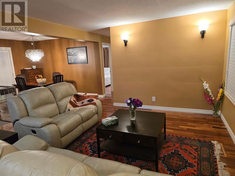 791 RETLAW Drive  Sarnia, N7V2W5 | Image 3