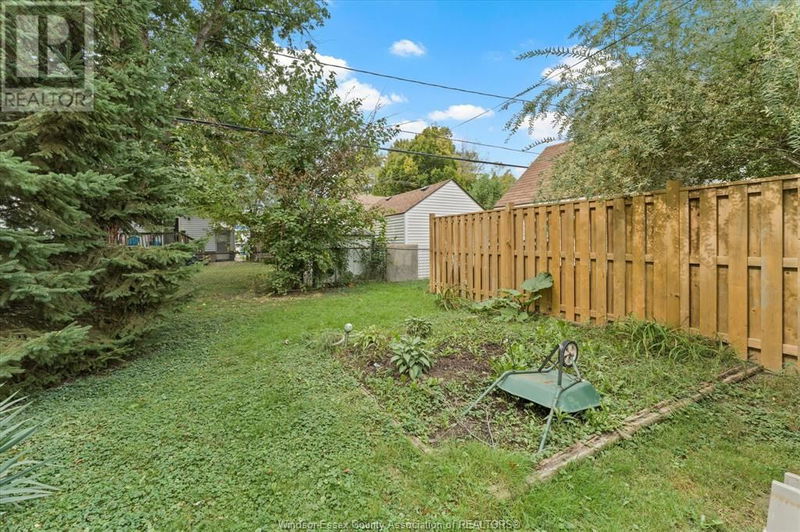 2579 CHANDLER Road  Windsor, N8W4A9 | Image 20