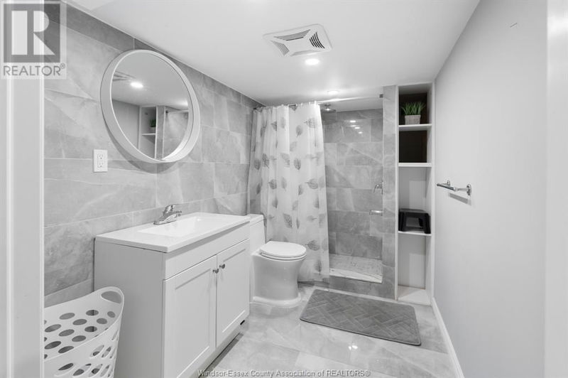 10240 EASTCOURT Drive  Windsor, N8R1E6 | Image 26