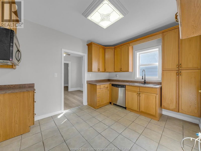 1063 HICKORY Road  Windsor, N8Y3S2 | Image 10