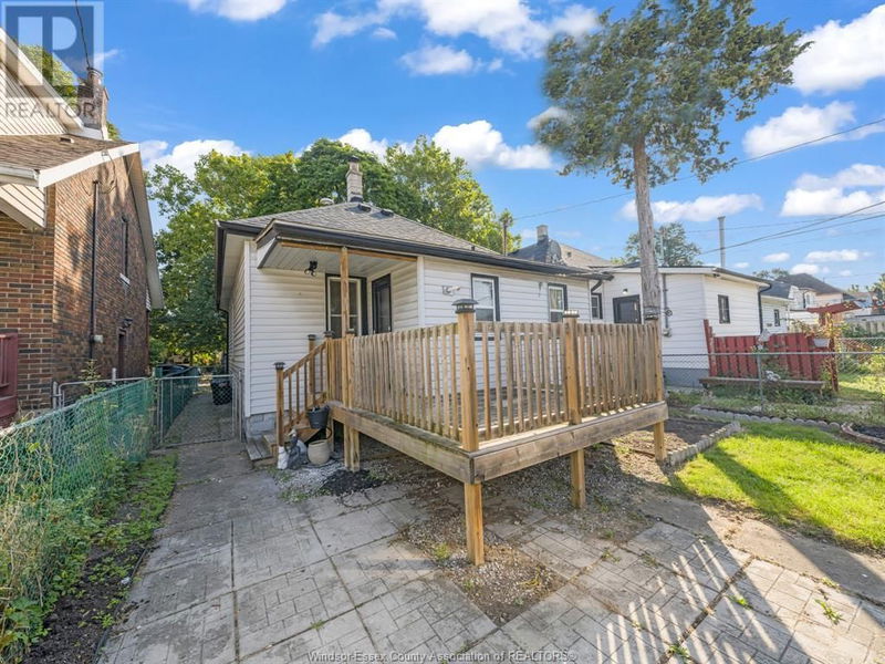 1063 HICKORY Road  Windsor, N8Y3S2 | Image 21