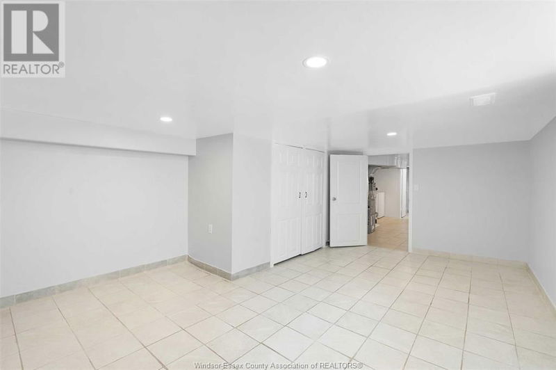 572 OAK null  Windsor, N9A5E6 | Image 25