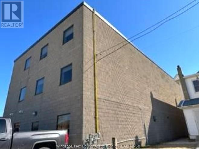 75-81 ERIE STREET SOUTH Image 15
