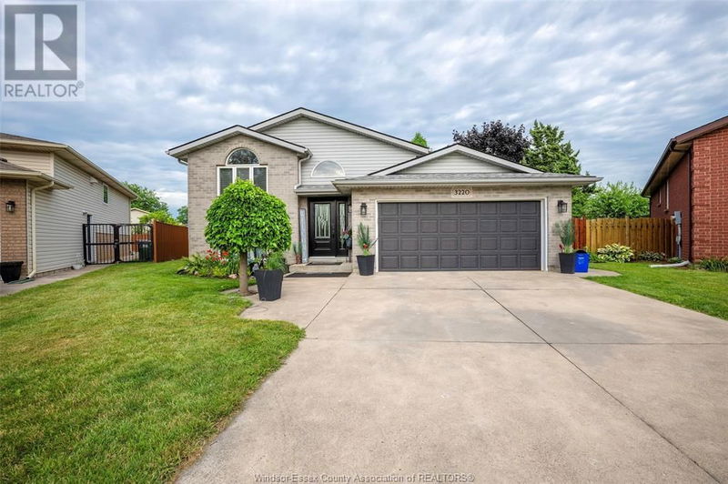 3220 CANDLEWOOD Crescent  Windsor, N8W5M8 | Image 1