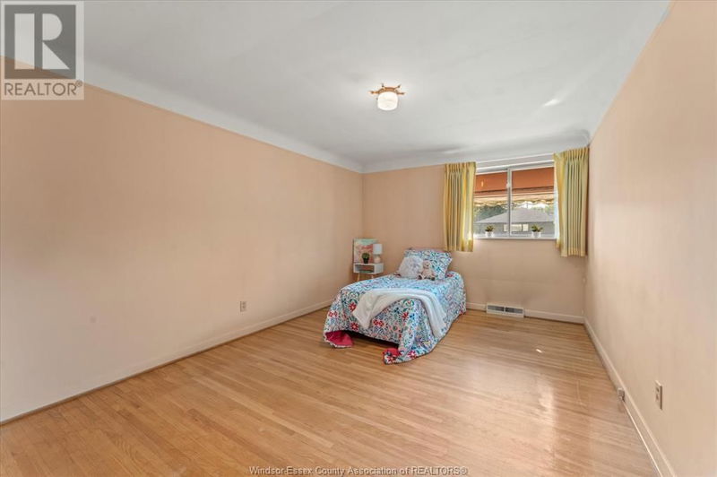 210 Vernon Crescent  Windsor, N8S1R4 | Image 19