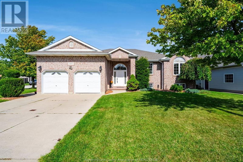 302 Applewood null  Kingsville, N9Y3Y5 | Image 1