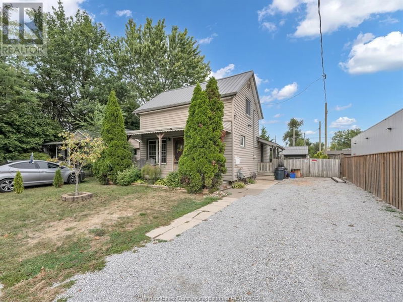 2076 FORD Boulevard  Windsor, N8T2E7 | Image 2