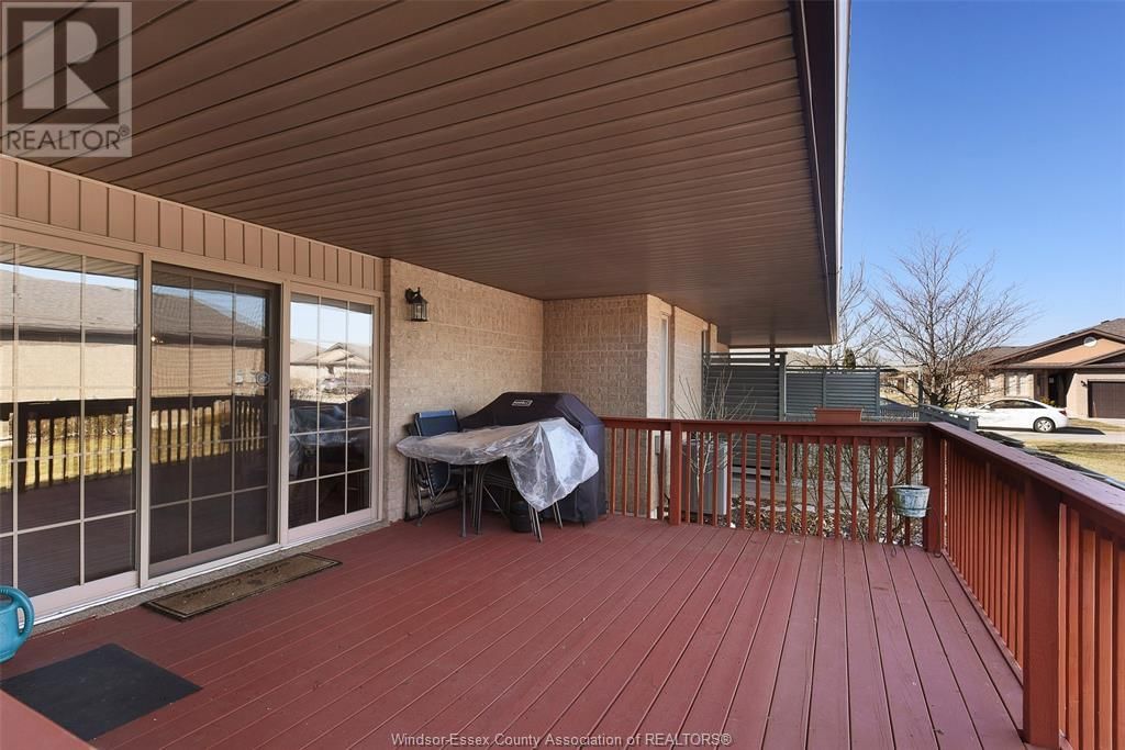 1628 LUXURY AVENUE Image 35