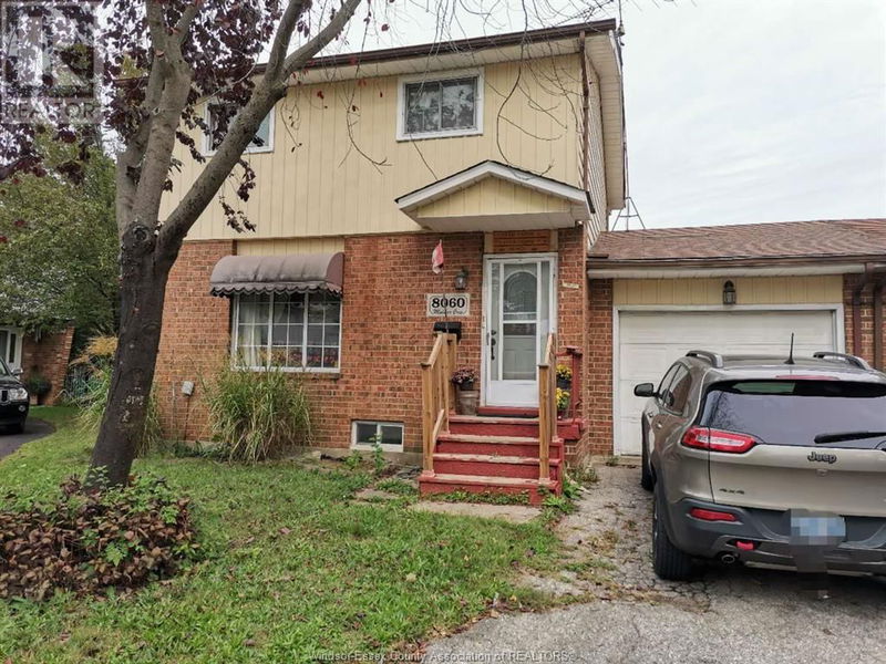 8060 Molnar Crescent  Windsor, N8R2A5 | Image 1