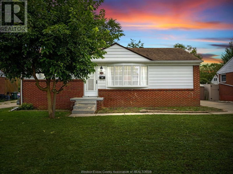 3560 ACADEMY Drive  Windsor, N9E2H9 | Image 1