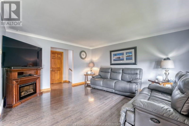 11 BENNIE null  Leamington, N8H4L4 | Image 10