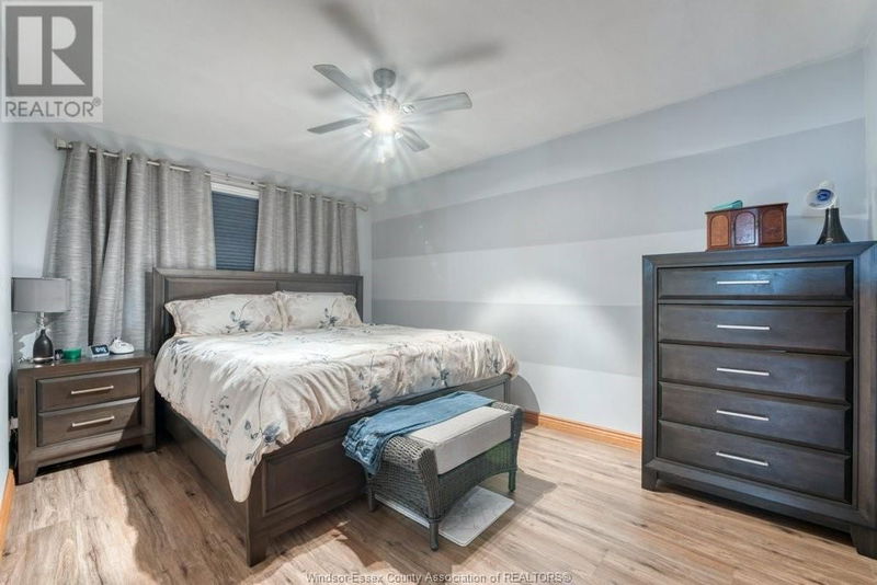 11 BENNIE null  Leamington, N8H4L4 | Image 16