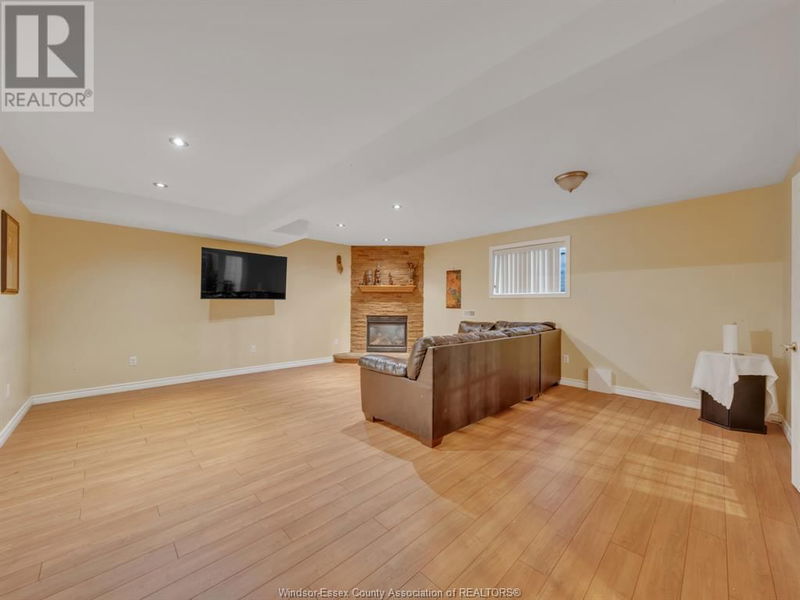 2480 RADCLIFF Avenue  Windsor, N8P1V5 | Image 20