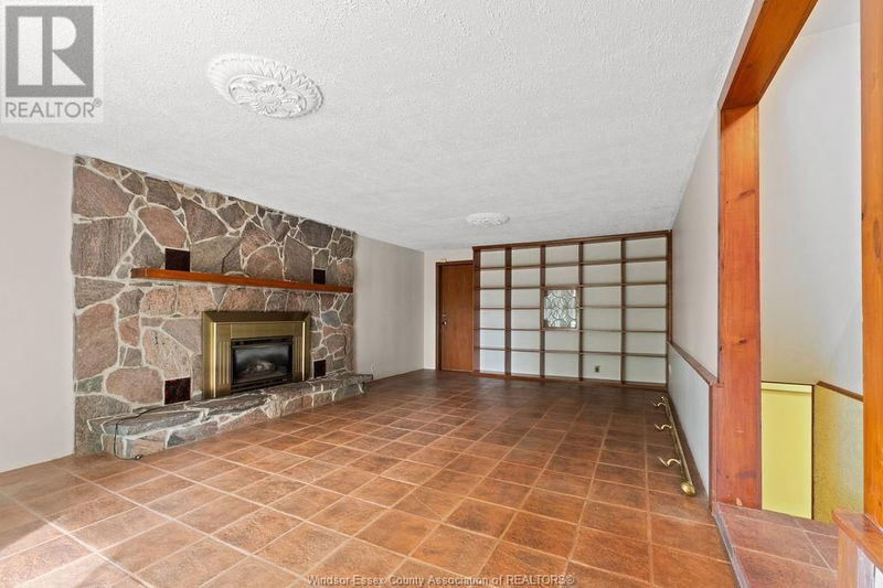 1939 ST. ANNE Street  Tecumseh, N8N1V5 | Image 12