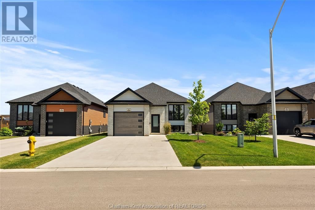 268 Moonstone CRESCENT Image 3