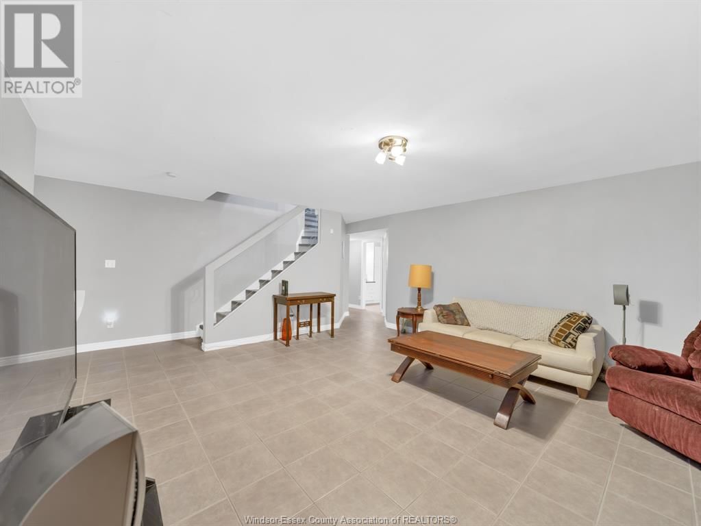 4532 HUNT CLUB CRESCENT Image 36