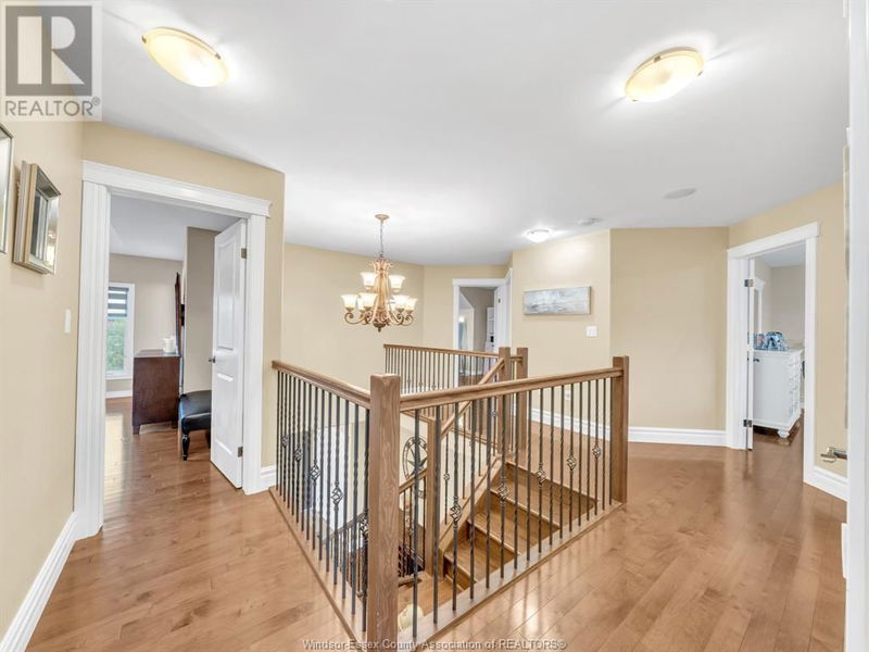 374 POPLAR Drive  Lakeshore, N8L0X4 | Image 24