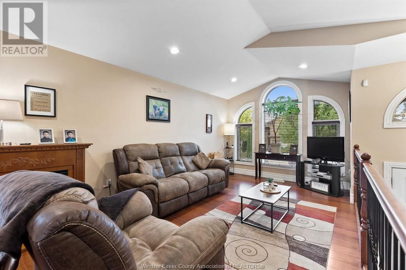 4553 HELSINKI Crescent  Windsor, N9G0A6 | Image 2