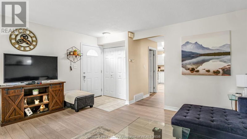 3048 ERINDALE null  Windsor, N8W4Z1 | Image 5