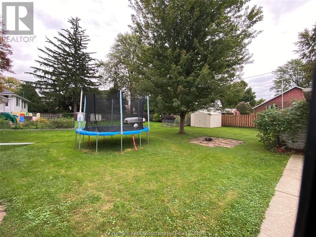 299 VICTORIA AVENUE Image 17