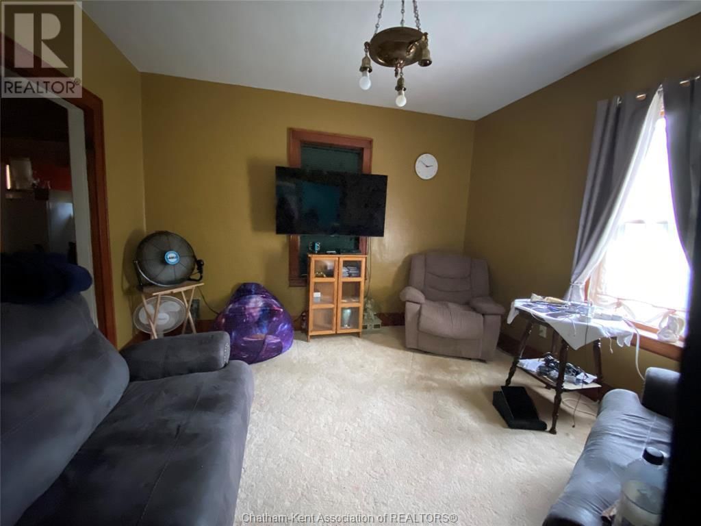299 VICTORIA AVENUE Image 9