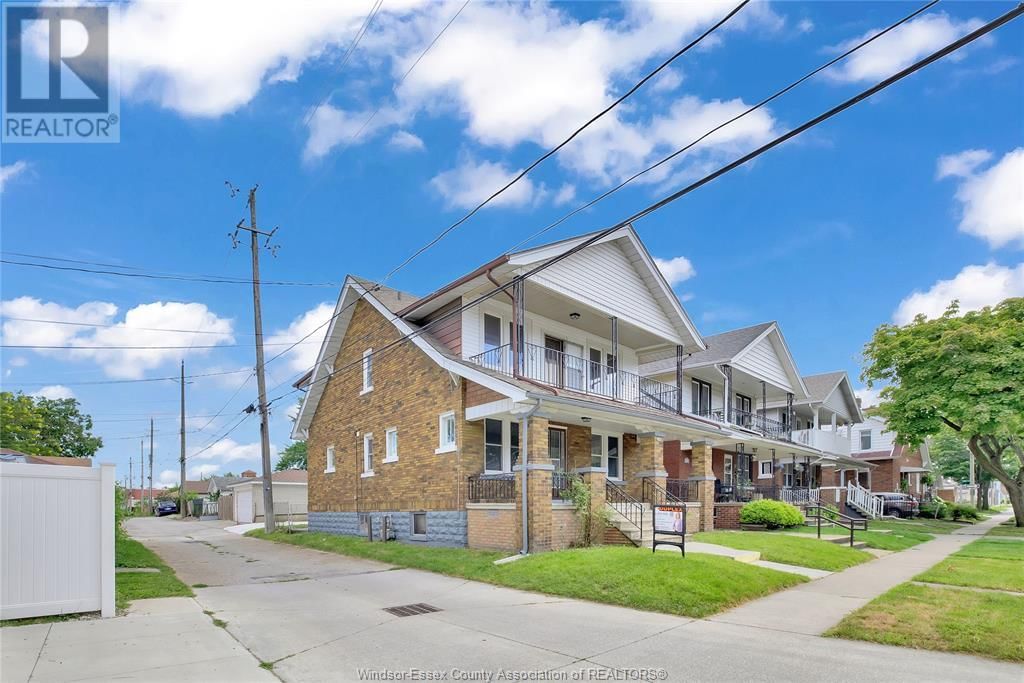 747 NIAGARA STREET Image 1