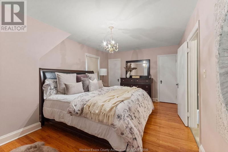 2558 GLADSTONE Avenue  Windsor, N8W2P3 | Image 26