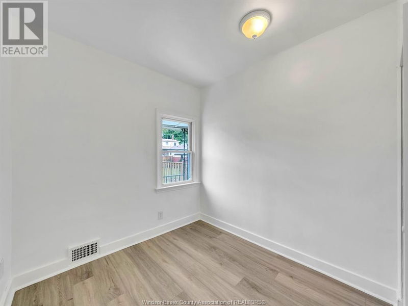 1046 ALBERT Road  Windsor, N8Y3P4 | Image 10