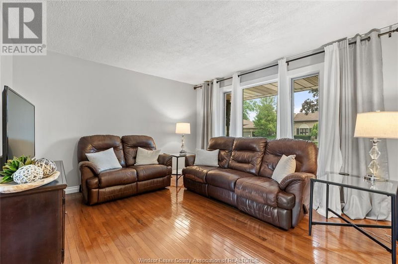 308 DOSSENBACH Drive  LaSalle, N9J3C4 | Image 3