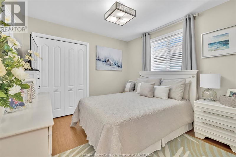 1384 HIGHNOON Drive  Windsor, N9G2X2 | Image 20