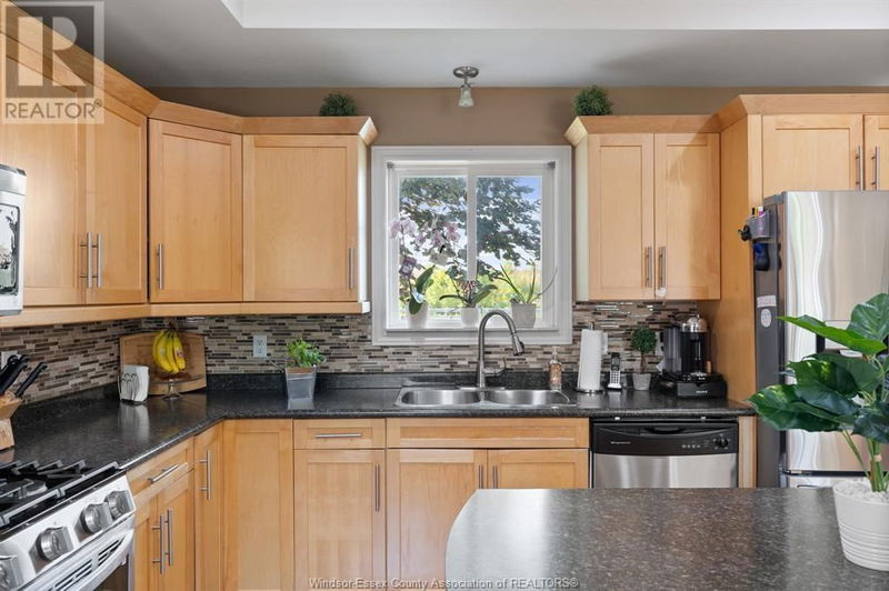 4817 Barcelona Crescent  Windsor, N9G3E9 | Image 12