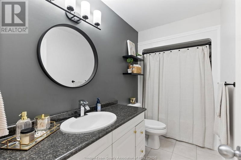 4817 Barcelona Crescent  Windsor, N9G3E9 | Image 17