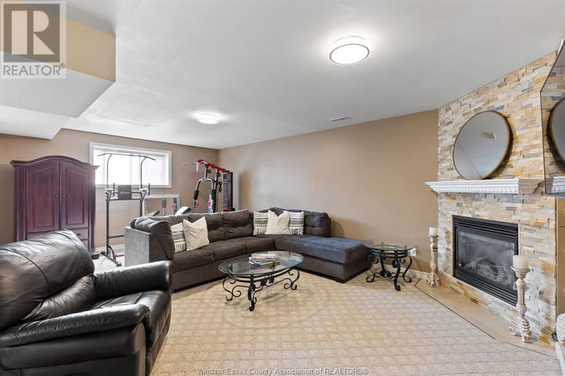 4817 Barcelona Crescent  Windsor, N9G3E9 | Image 23