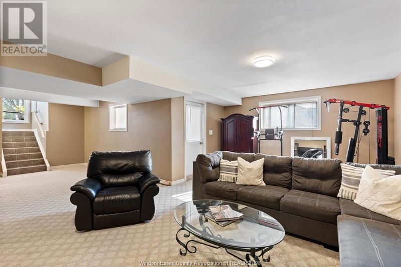 4817 Barcelona Crescent  Windsor, N9G3E9 | Image 24