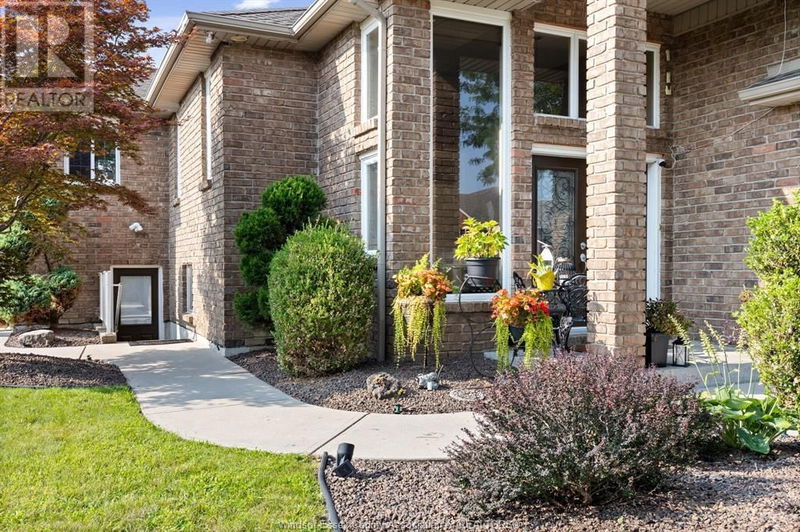 4817 Barcelona Crescent  Windsor, N9G3E9 | Image 3