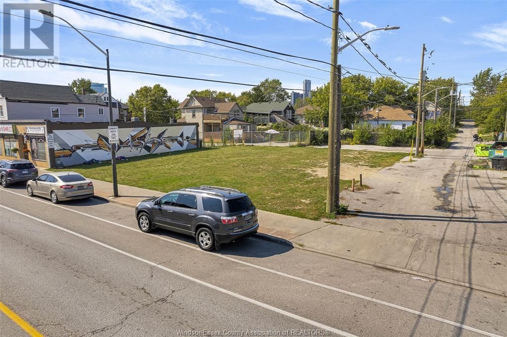 934-938 WYANDOTTE STREET EAST Image 4