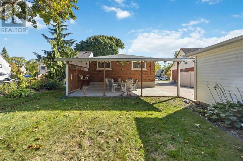 1049 BRIARFIELD Avenue  Sarnia, N7V4A2 | Image 36